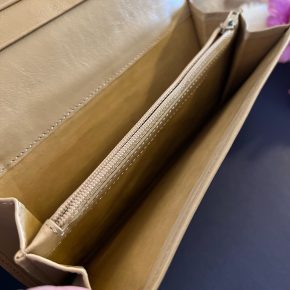 Vivianne Westwood wallet and watch - Picture 12 of 15